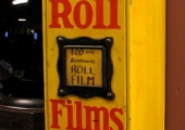Photographic film dispenser