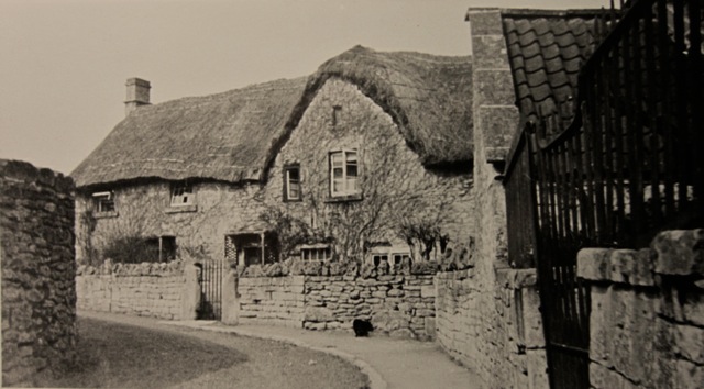 thatched house, Winsley